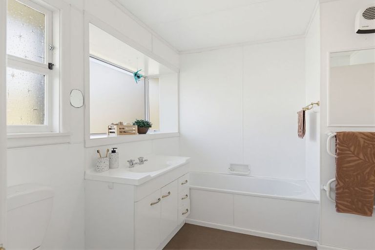 Photo of property in 187 Maidstone Road, Avonhead, Christchurch, 8042