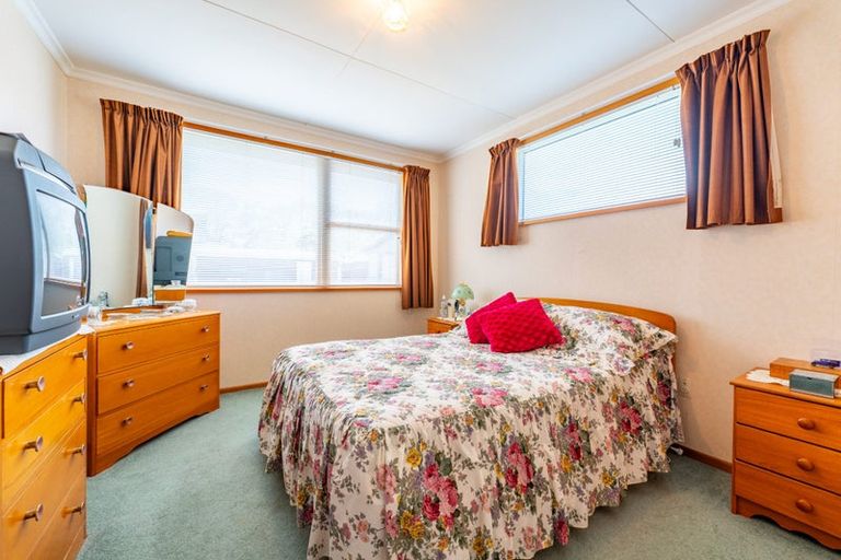 Photo of property in 17 Kenilworth Road, Oamaru North, Oamaru, 9400