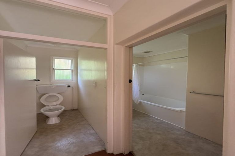 Photo of property in 90 Donald Street, Karori, Wellington, 6012