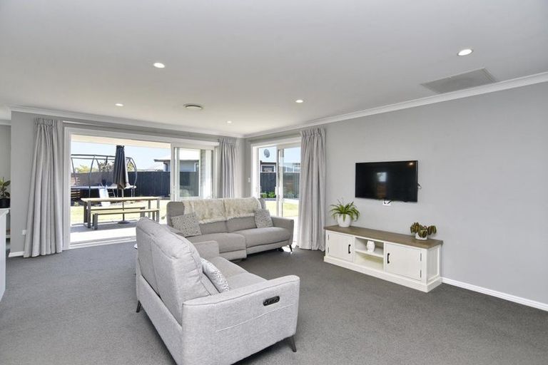 Photo of property in 35 Koura Drive, Rangiora, 7400