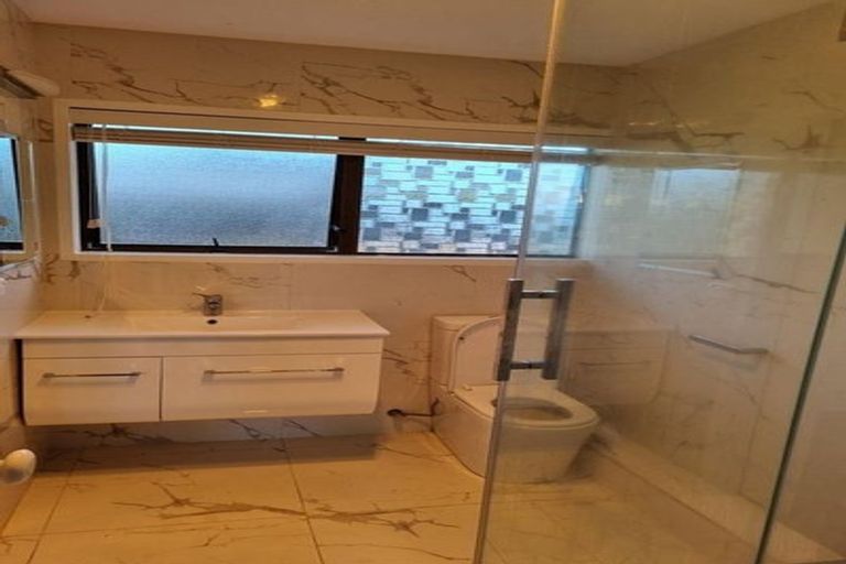 Photo of property in 98 Wattle Farm Road, Wattle Downs, Auckland, 2103