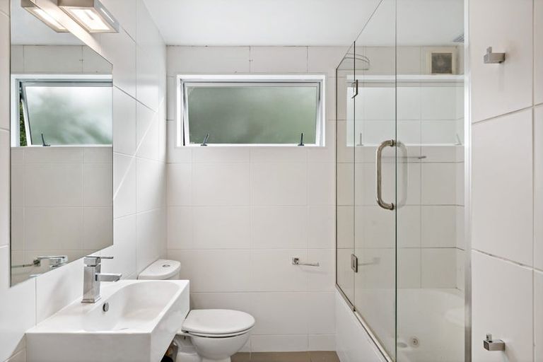 Photo of property in 16c Charmaine Road, Torbay, Auckland, 0630