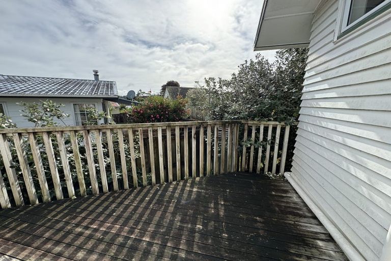 Photo of property in 97 Atkinson Road, Titirangi, Auckland, 0604