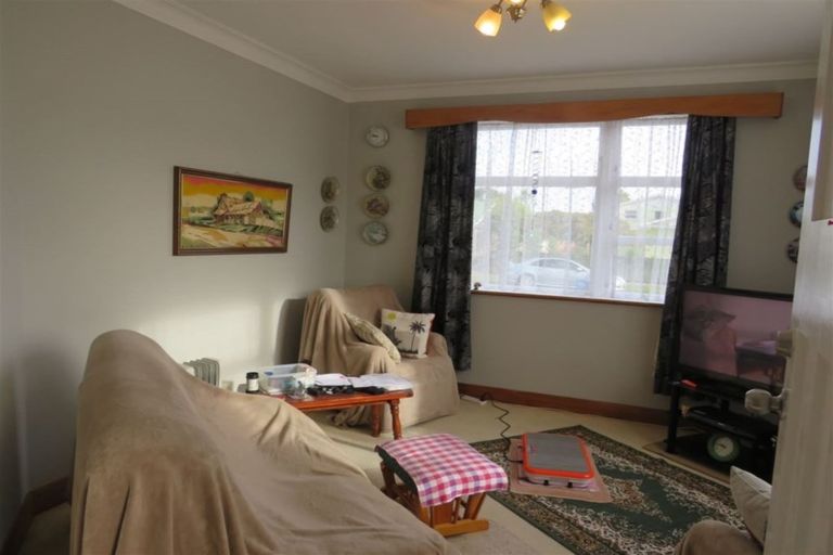 Photo of property in 30 Sussex Street, Levin, 5510