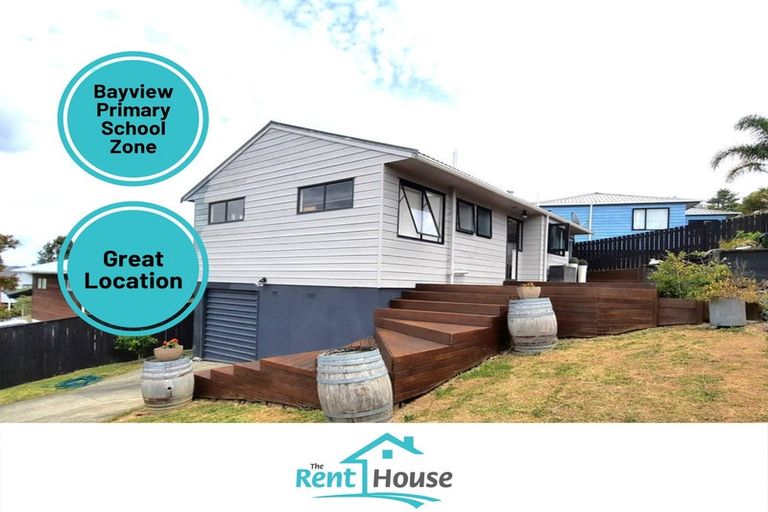 Photo of property in 2/4 Antrim Grove, Bayview, Auckland, 0629