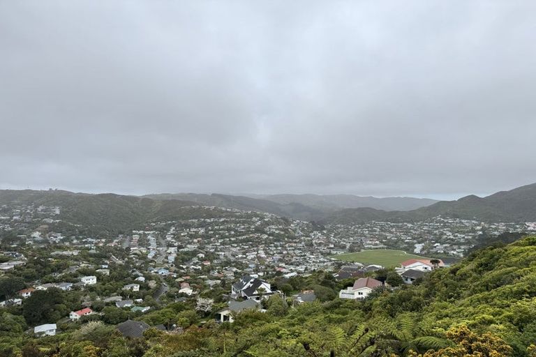 Photo of property in 16 Cathie Place, Karori, Wellington, 6012