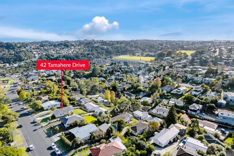 Photo of property in 42 Tamahere Drive, Glenfield, Auckland, 0629