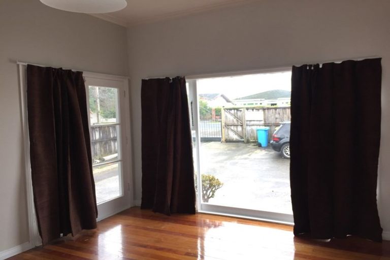 Photo of property in 3 Pleasant Road, Glen Eden, Auckland, 0602