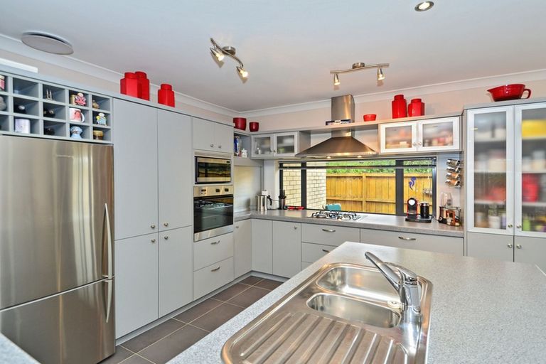Photo of property in 56 Stranraer Crescent, Wattle Downs, Auckland, 2103