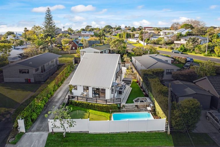 Photo of property in 17 Zealandia Road, Manly, Whangaparaoa, 0930