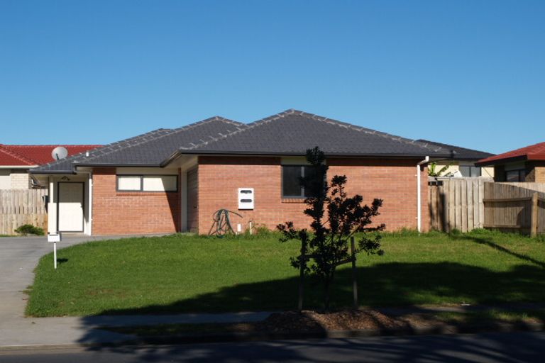 Photo of property in 560 Massey Road, Mangere, Auckland, 2022