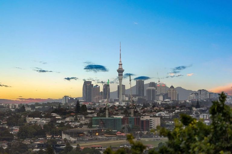 Photo of property in 4/14 Roland Hill, Glen Eden, Auckland, 0602