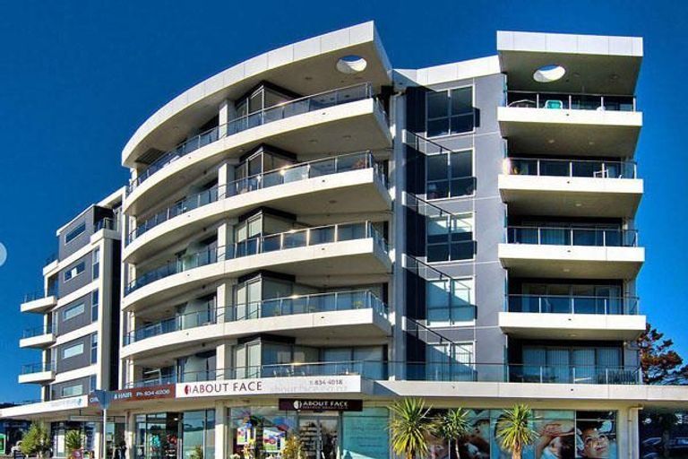 Photo of property in Bella Vista, 2b/84 Gunner Drive, Te Atatu Peninsula, Auckland, 0610