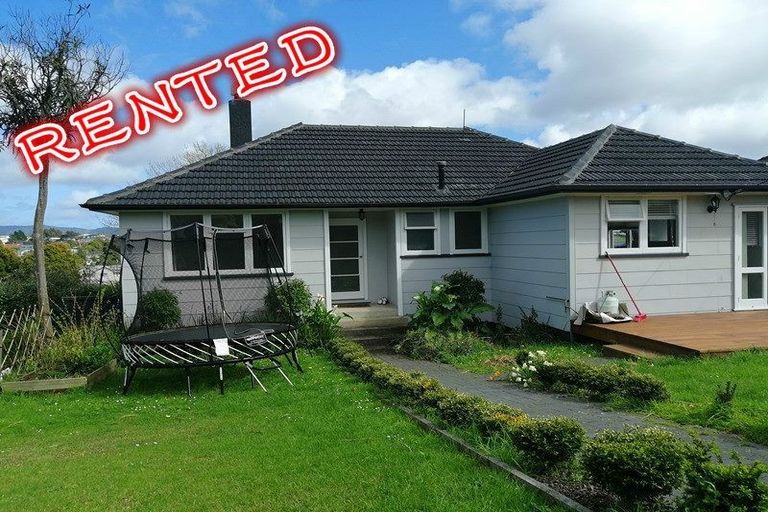 Photo of property in 2 Marie Crescent, Te Atatu South, Auckland, 0610