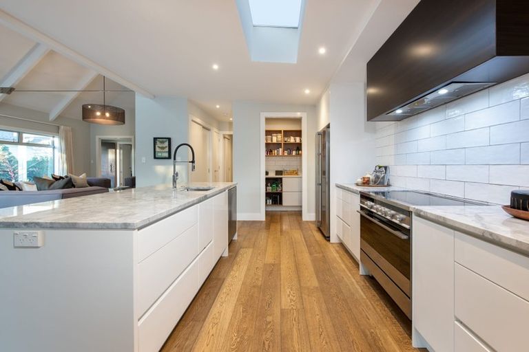 Photo of property in 6 Tiri Road, Milford, Auckland, 0620