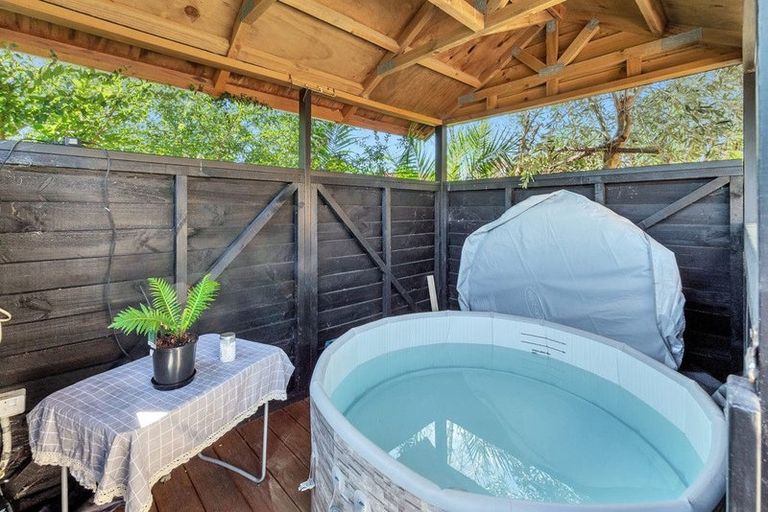 Photo of property in 17 Gendo Avenue, Henderson, Auckland, 0612