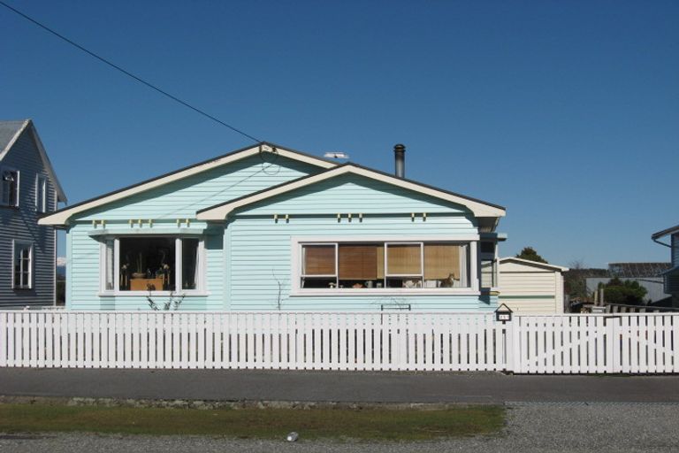 Photo of property in 211 Hampden Street, Hokitika, 7810