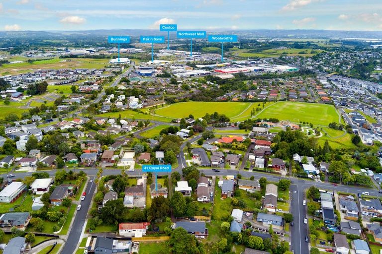 Photo of property in 41 Royal Road, Massey, Auckland, 0614