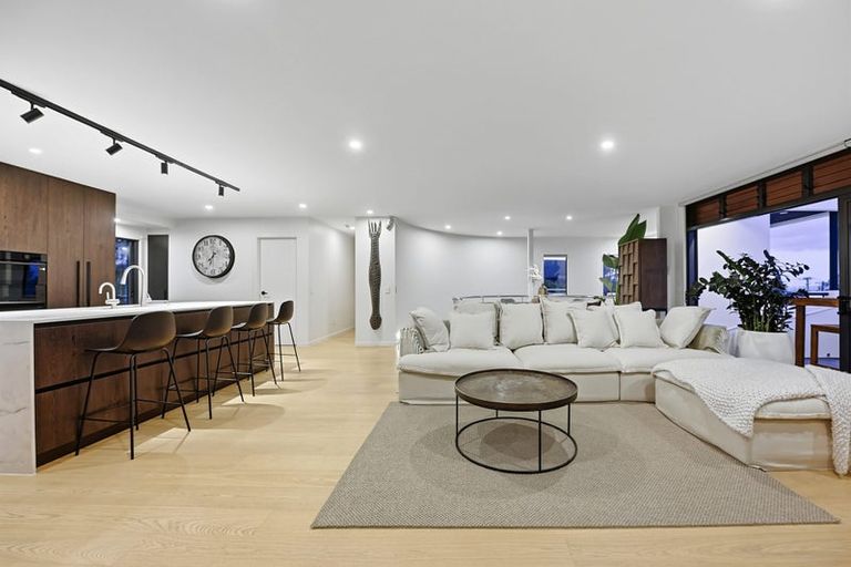 Photo of property in 22a Eastcliffe Road, Castor Bay, Auckland, 0620