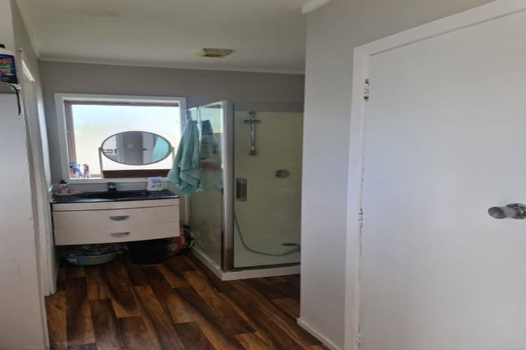 Photo of property in 66 Christmas Road, Manurewa, Auckland, 2102