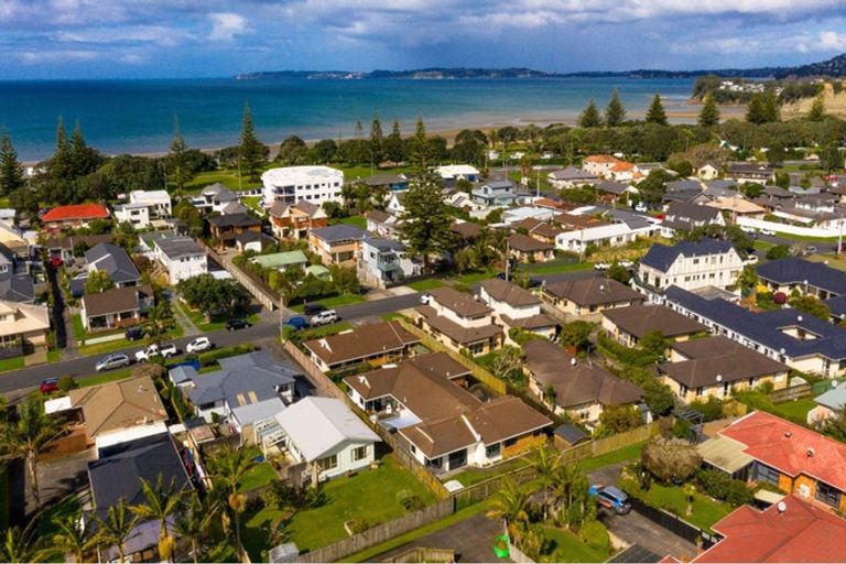 Photo of property in 2/18 Milton Road, Orewa, 0931