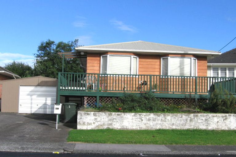 Photo of property in 40 Vodanovich Road, Te Atatu South, Auckland, 0610