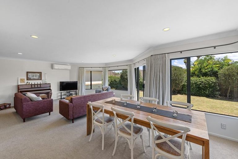 Photo of property in 8 Moy Place, East Tamaki Heights, Auckland, 2016