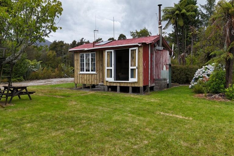 Photo of property in 18 Mcgill Street, Waimangaroa, Westport, 7891