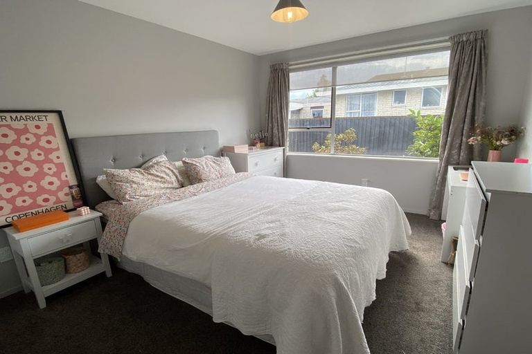Photo of property in 21 Salford Avenue, Redwood, Christchurch, 8051