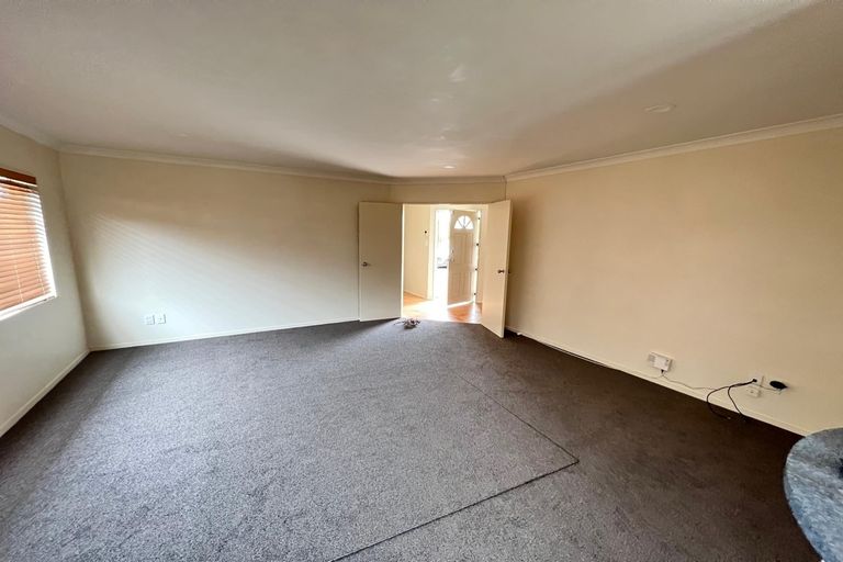 Photo of property in 8b Oakwood Place, Pukekohe, 2120