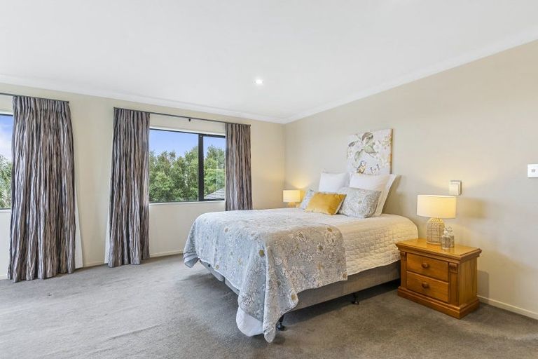 Photo of property in 47 Kittiwake Drive, Schnapper Rock, Auckland, 0632