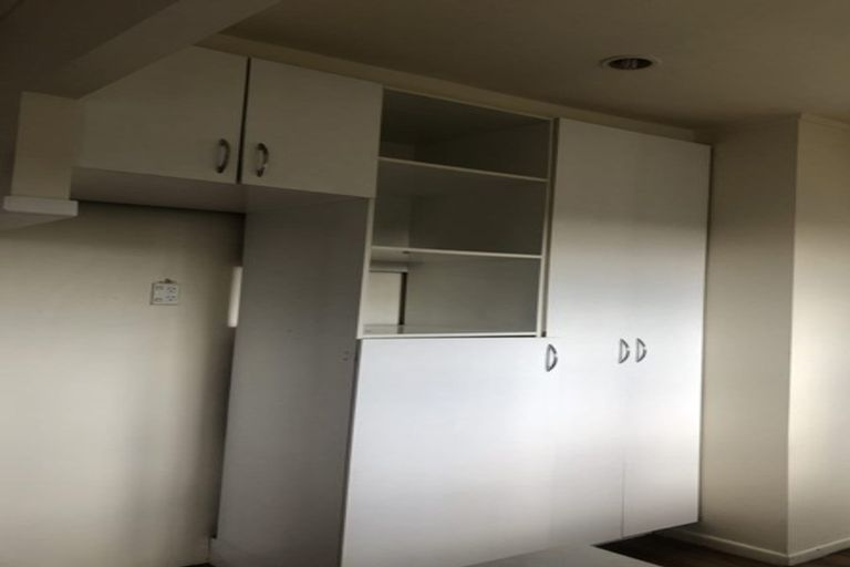 Photo of property in 131 Ocean View Road, Hillcrest, Auckland, 0627