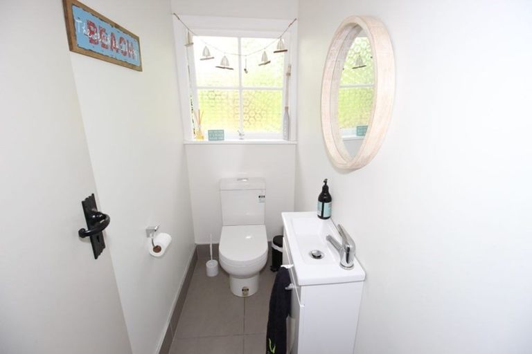 Photo of property in 11 River Road, Red Beach, 0932