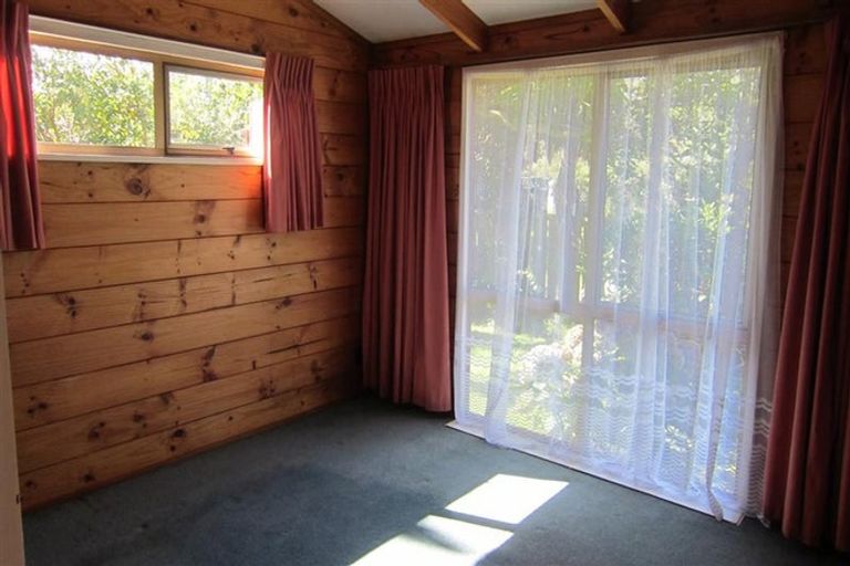 Photo of property in 194 Te Moana Road, Waikanae, 5036