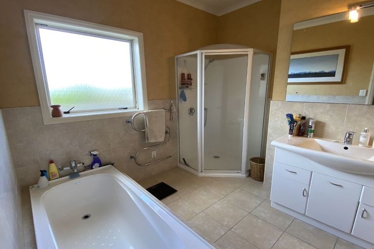 Photo of property in 69a Avondale Road, Taradale, Napier, 4112