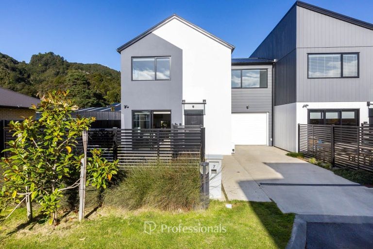 Photo of property in 7 Desert Gold Lane, Wallaceville, Upper Hutt, 5018