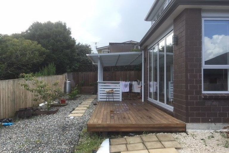 Photo of property in 235b Great North Road, Henderson, Auckland, 0612