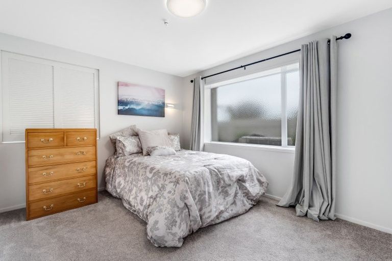 Photo of property in 1/121 Pah Road, Cockle Bay, Auckland, 2014