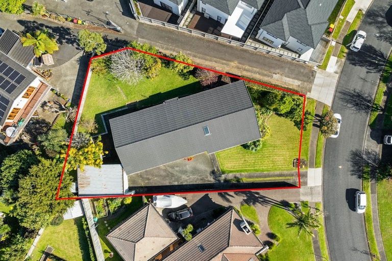 Photo of property in 16 Fielding Crescent, Farm Cove, Auckland, 2012
