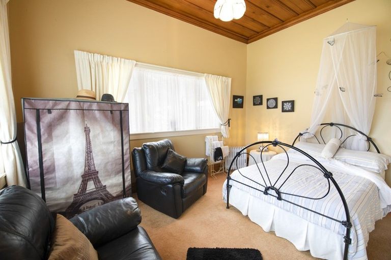 Photo of property in 45 Avondale Road, Taradale, Napier, 4112