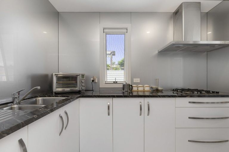 Photo of property in 28 Magnolia Rise, Waipahihi, Taupo, 3330