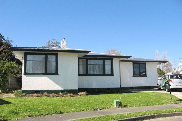 Photo of property in 11 Lewis Place, Highbury, Palmerston North, 4412