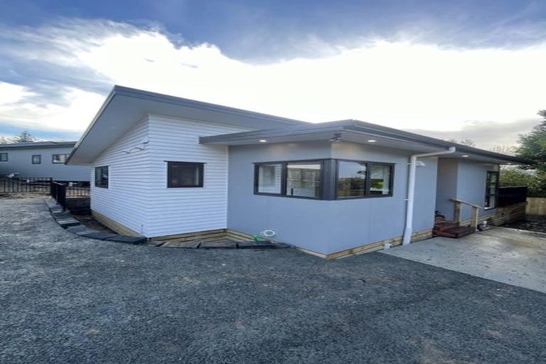 Photo of property in 6a Zingaro Place, Massey, Auckland, 0614