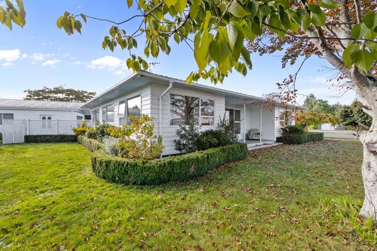 Photo of property in 4 Fairbrother Street, Carterton, 5713