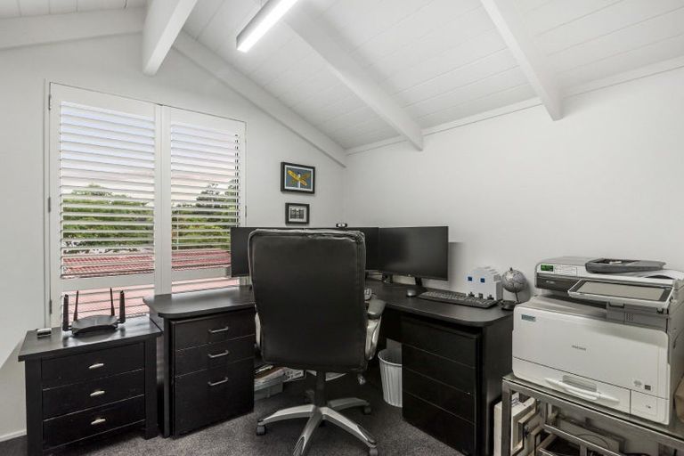 Photo of property in 3 Sandiacre Way, Browns Bay, Auckland, 0630
