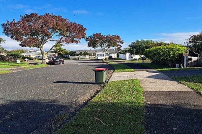 Photo of property in 13 Pinero Place, Bucklands Beach, Auckland, 2014