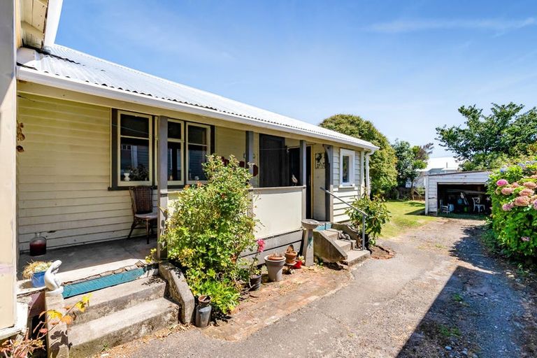 Photo of property in 43 Victoria Street, Hawera, 4610
