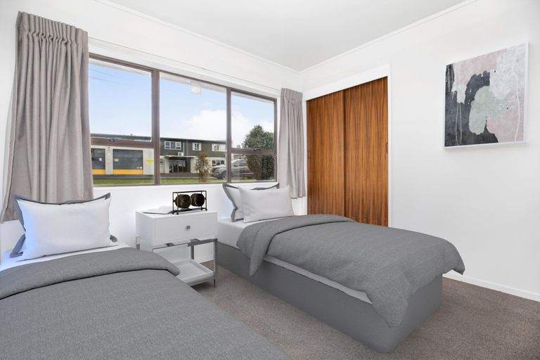 Photo of property in 2/20 Roulston Street, Pukekohe, 2120