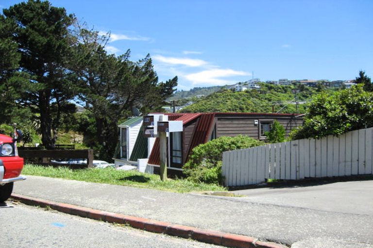 Photo of property in 2/49 Mandalay Terrace, Khandallah, Wellington, 6035
