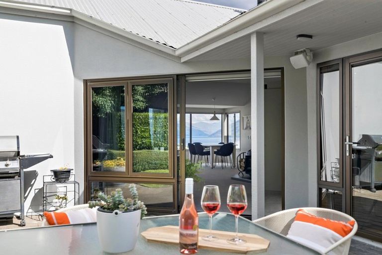 Photo of property in 82 Panorama Terrace, Queenstown, 9300